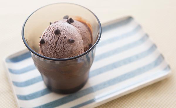 輕甜冰淇淋DIY！經典巧克力冰淇淋