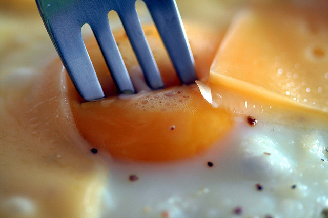 想降膽固醇，不要吃蛋比較好？破解膽固醇的五個迷思！