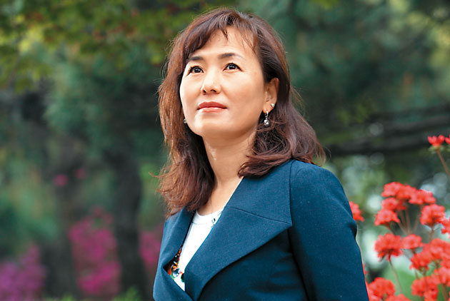 Nhà văn Gong Ji Young